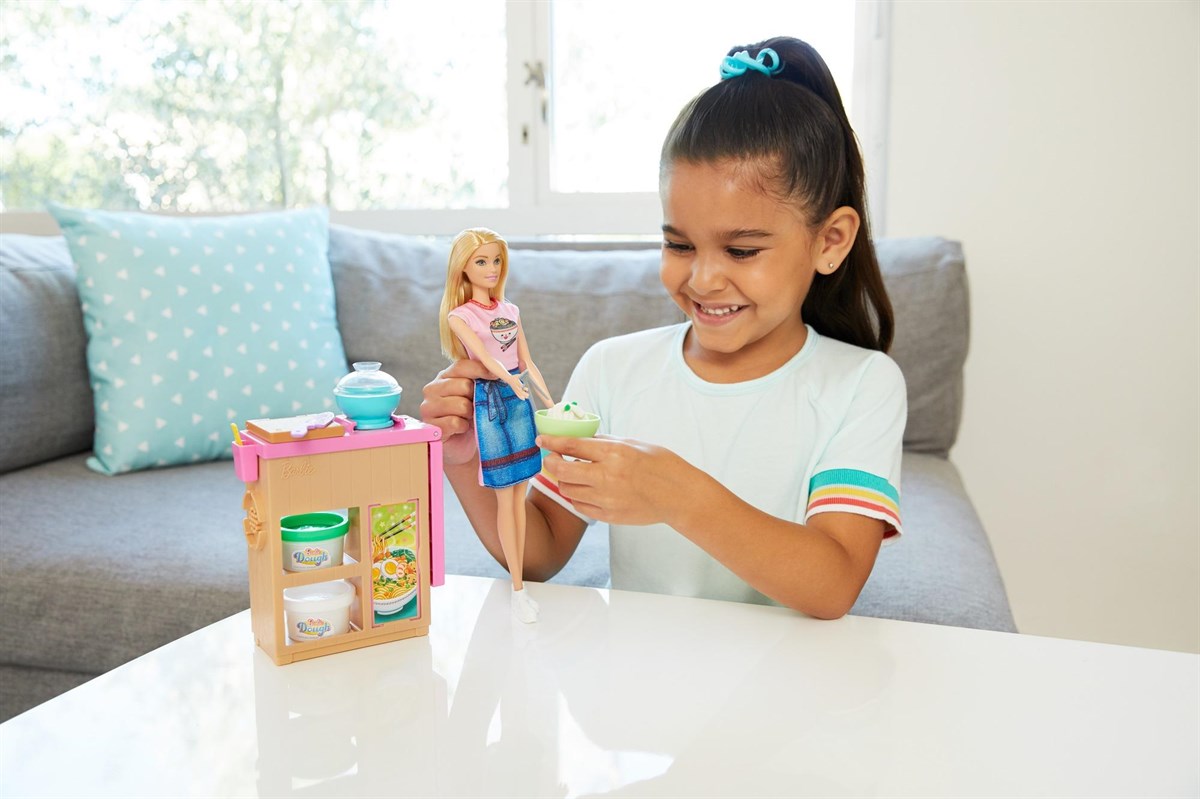 Barbie Noodle Yapıyor Oyun Seti GHK43 | Toysall