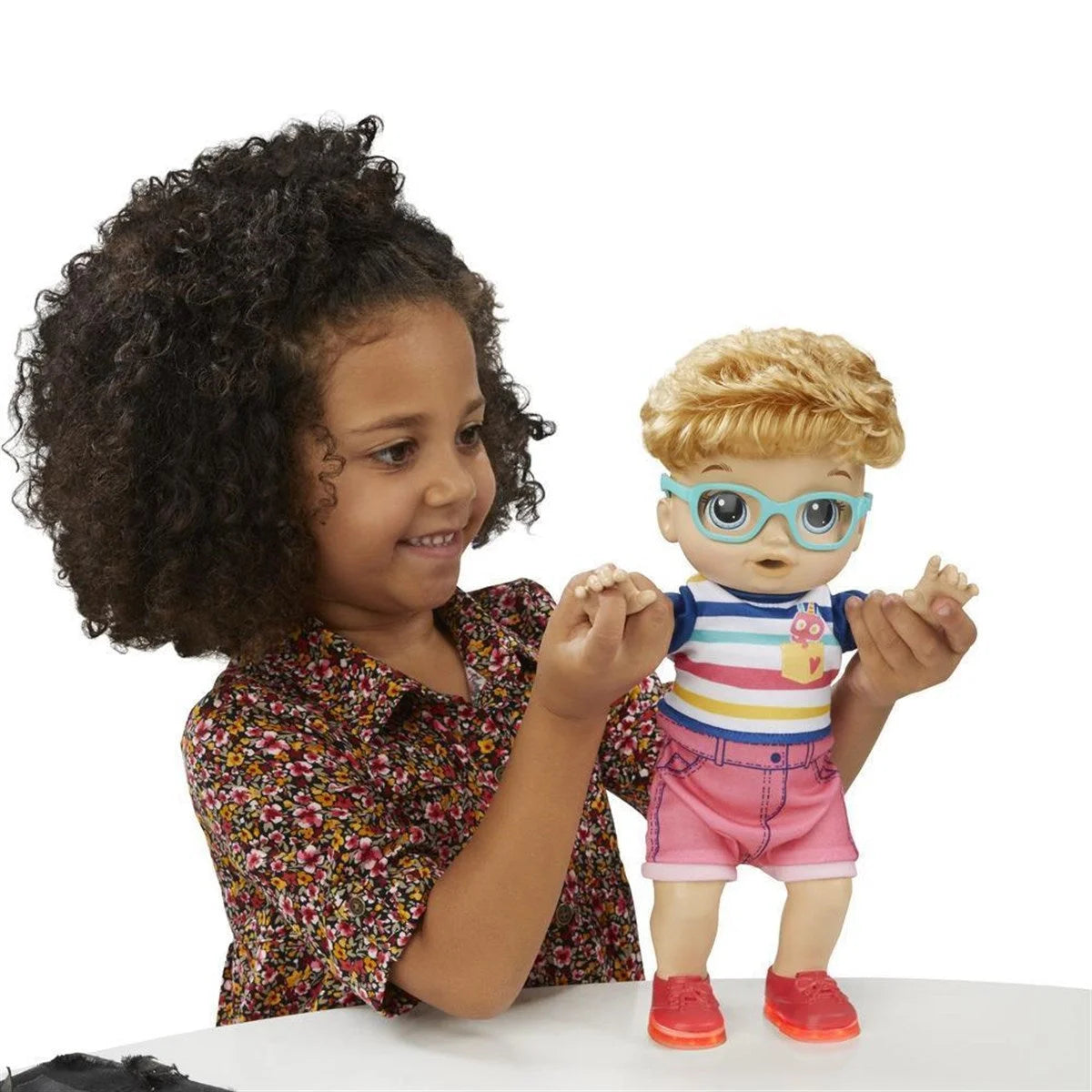 Baby Alive Işıklı Ayakkabılarıyla Neşeli Erkek Bebeğim E5244 | Toysall