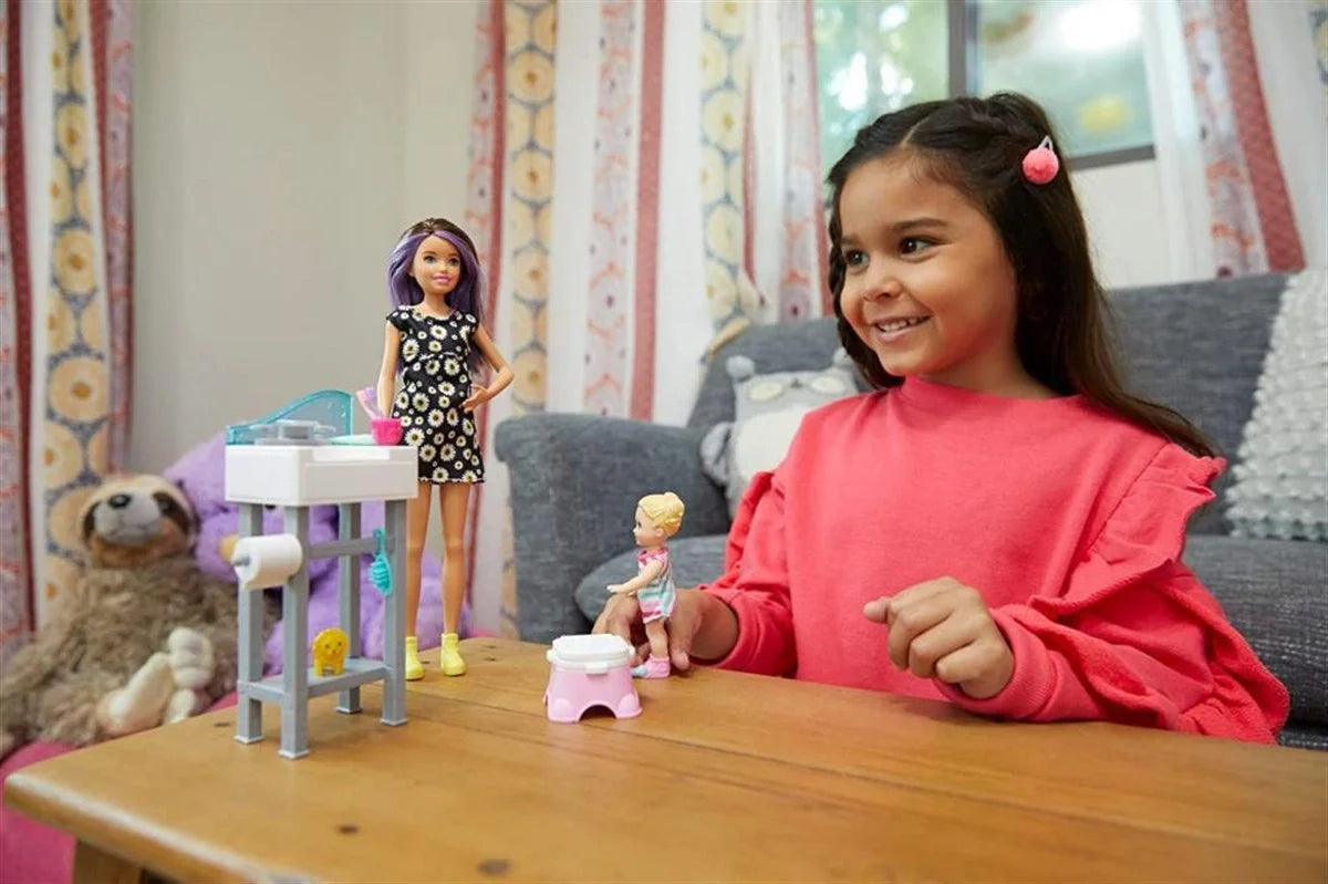 Barbie Bebek Bakıcısı Bebeği ve Aksesuarları Oyun Seti FHY97-FJB01 | Toysall