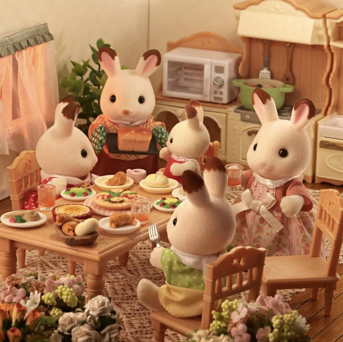 Sylvanian Families Çikolata Kulaklı Tavşan Ailesi 5655 | Toysall