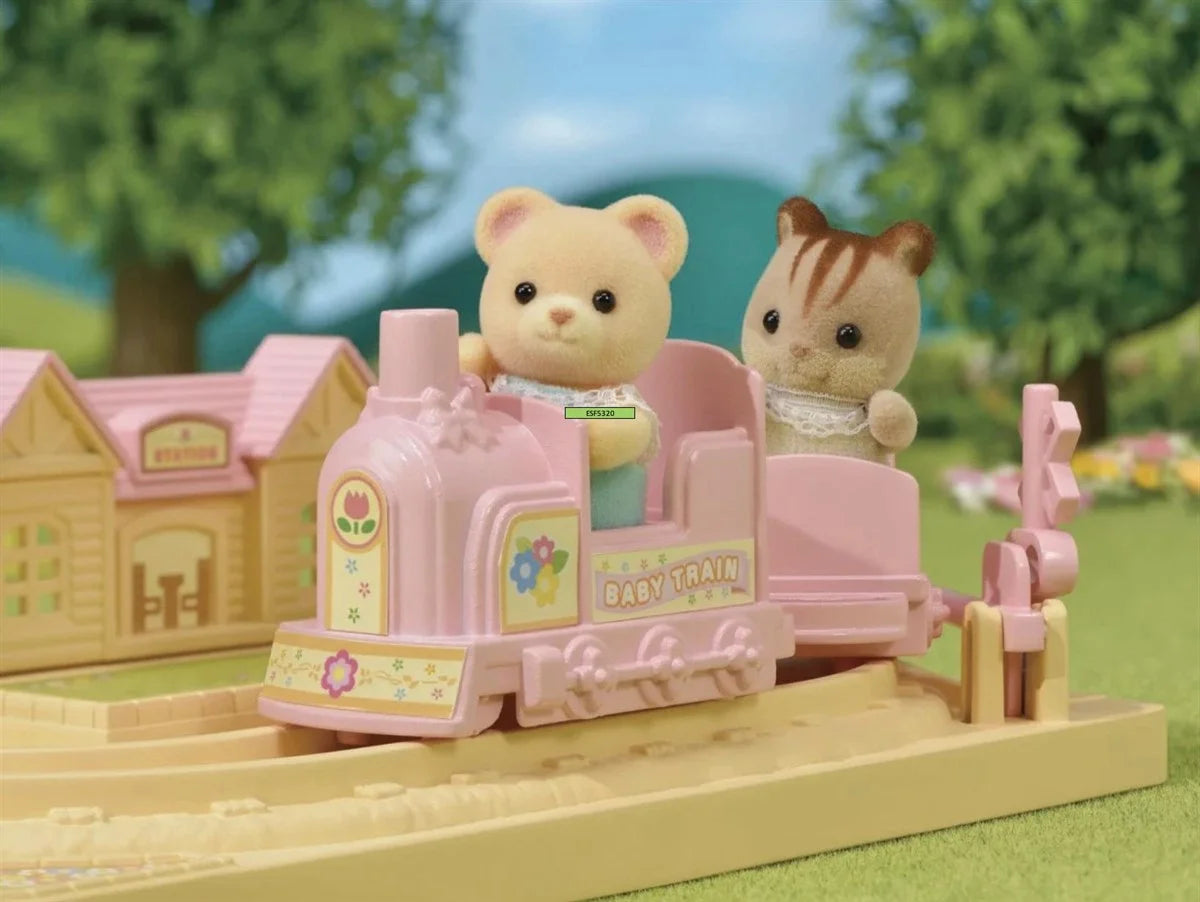 Sylvanian Families Baby Avontuur Trein – Met Berenbaby, Station En Kasteel – Voor Kinderen Vanaf 3 Jaar, Combineerbaar Met Andere Sets