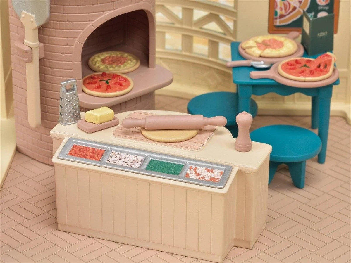 Sylvanian Families Pizza Evi 5324 | Toysall